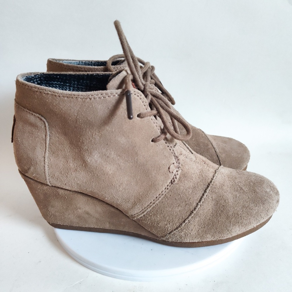 Toms Booties Size 8 Lace-Up Desert Taupe Tan Suede Wedge Heel Preppy Academia‎